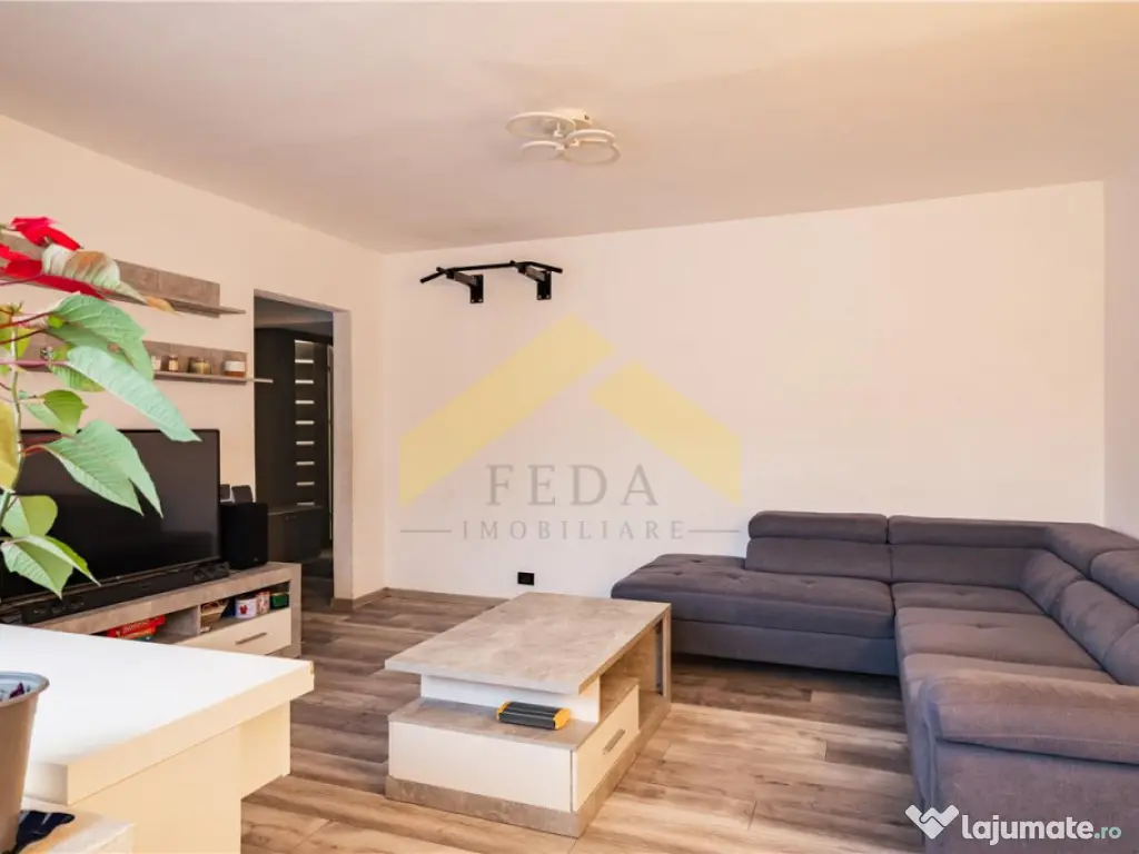 Apartament 3 camere de cartier Micalaca, zona 500 
