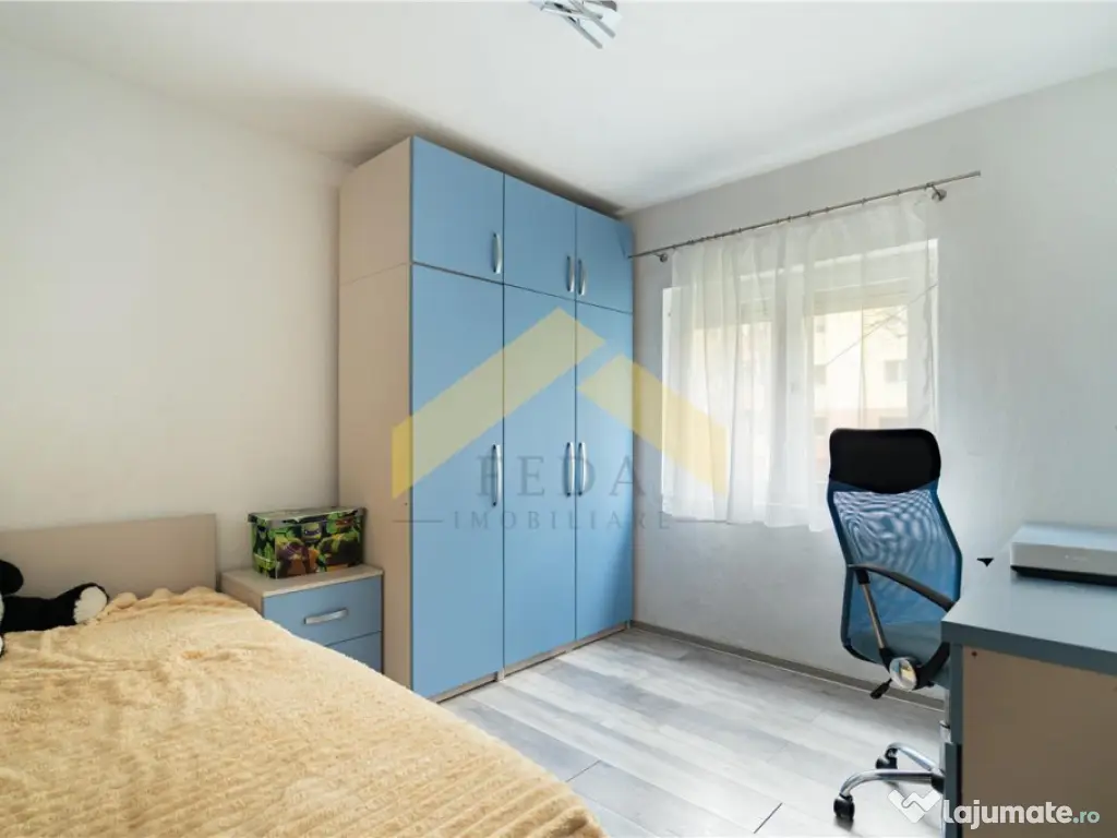 Apartament 3 camere de cartier Micalaca, zona 500 
