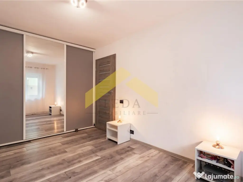 Apartament 3 camere de cartier Micalaca, zona 500 