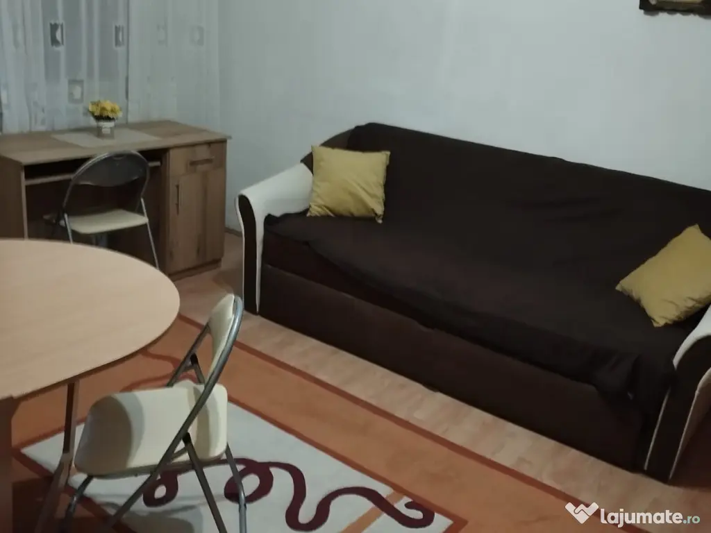 Garsonieră de închiriat 