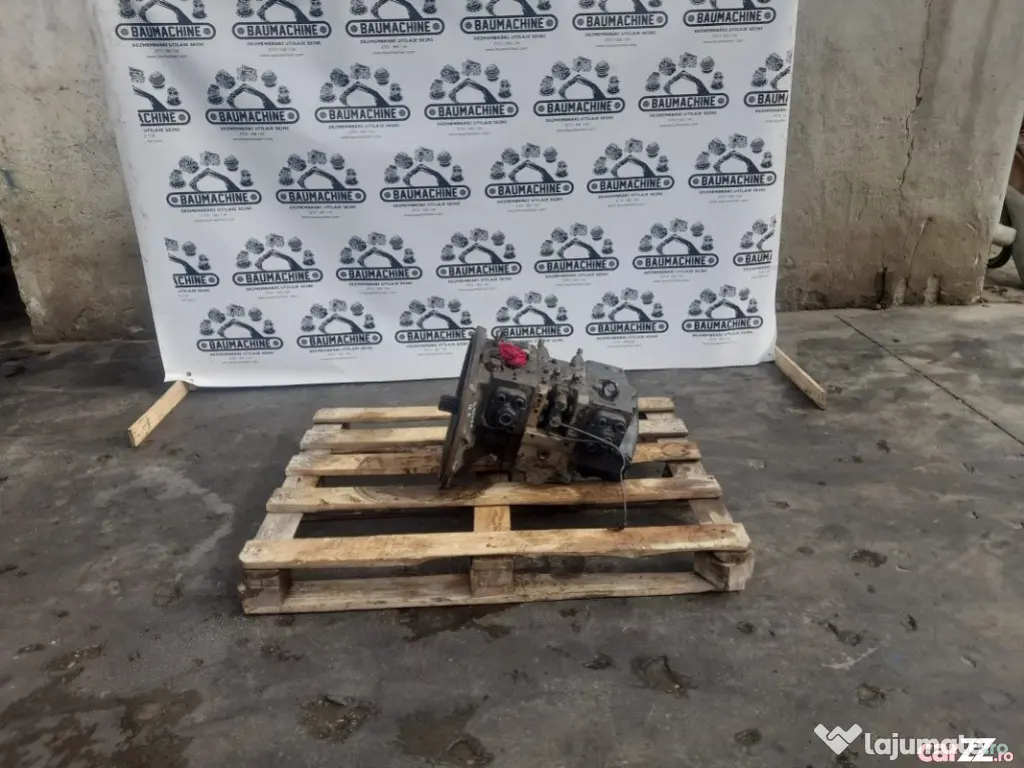 Pompă hidraulică Komatsu 708-2L-41121 pentru excavator pe senile Komatsu PC 210 