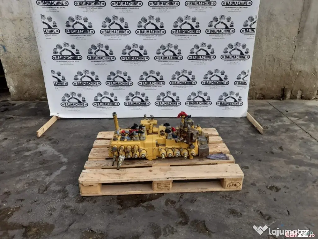 Distribuitor hidraulic Caterpillar 114-1085 pentru excavator pe senile Caterpill 