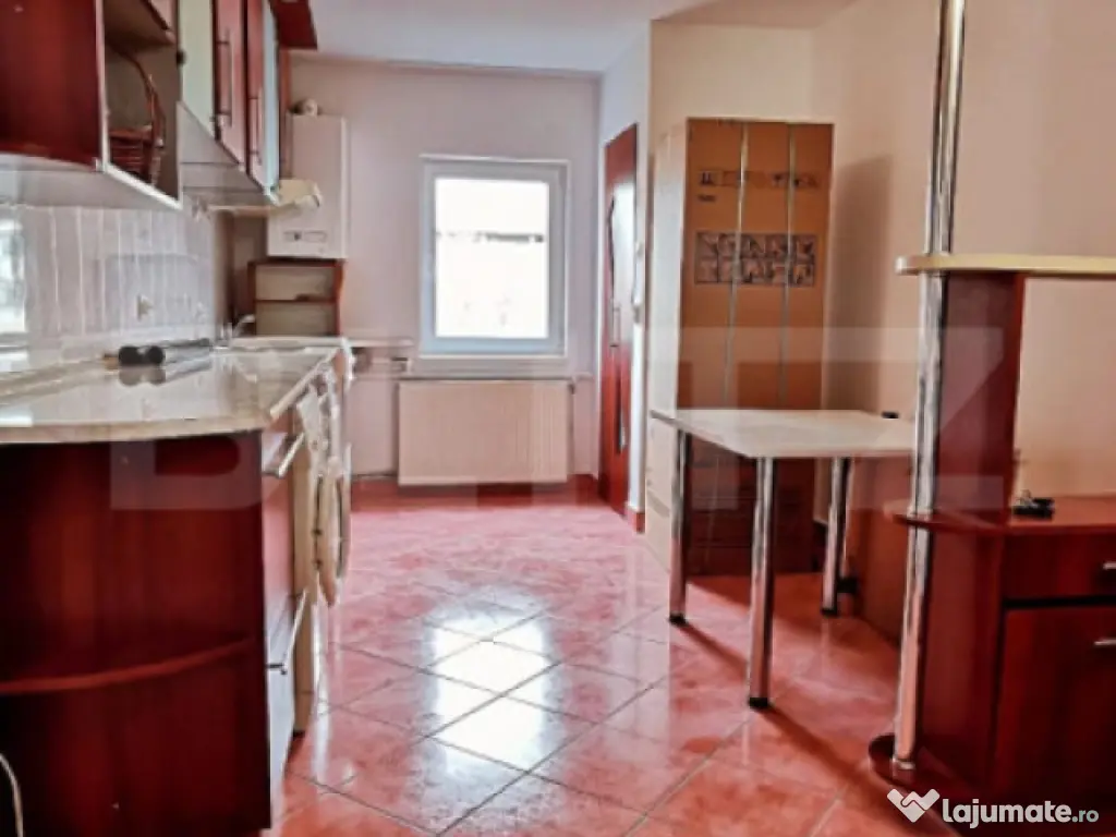 Apartament 3 camere, zona sesului 