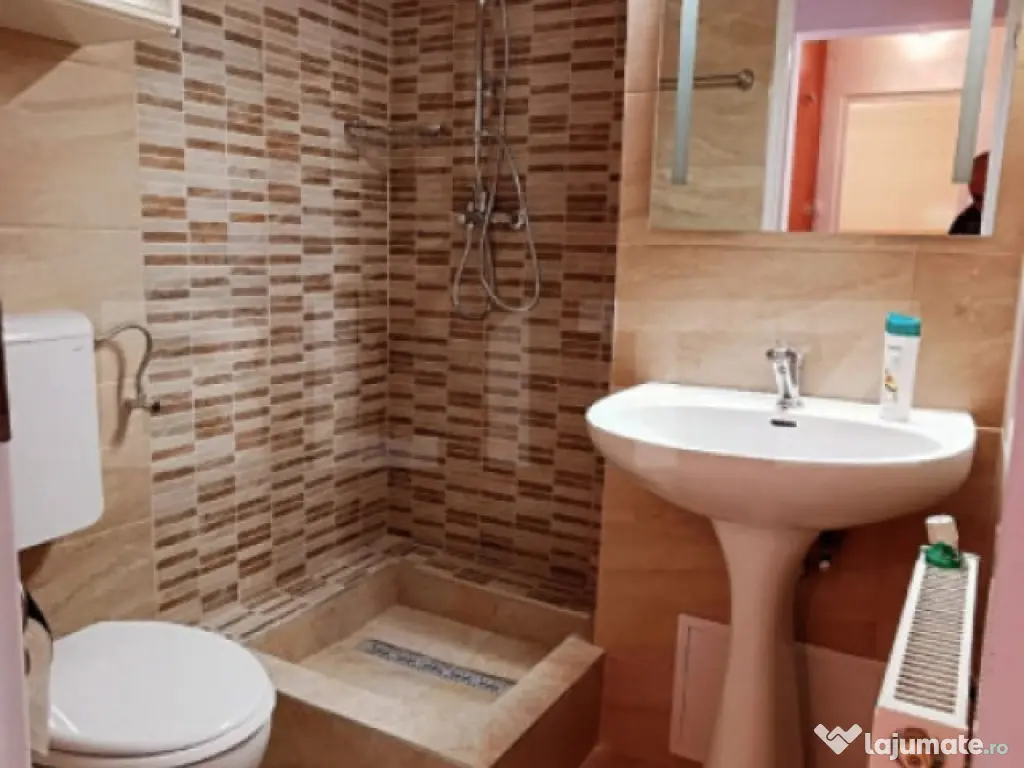 Apartament 3 camere, zona sesului 