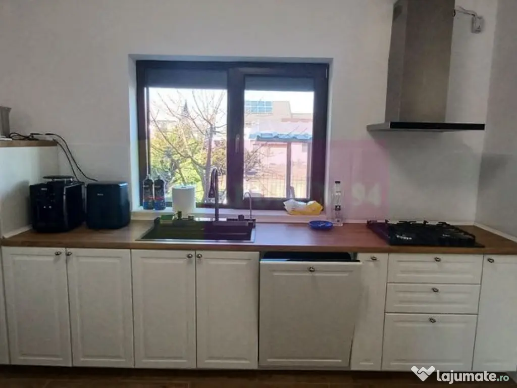 Săbăreni, casă nouă tip parter, cu pod mansardabil 