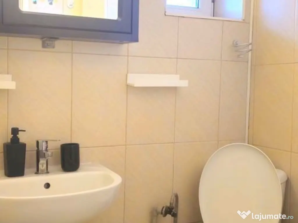 Apartament cu 2 camere la casa, 70 mp - zona centrala 