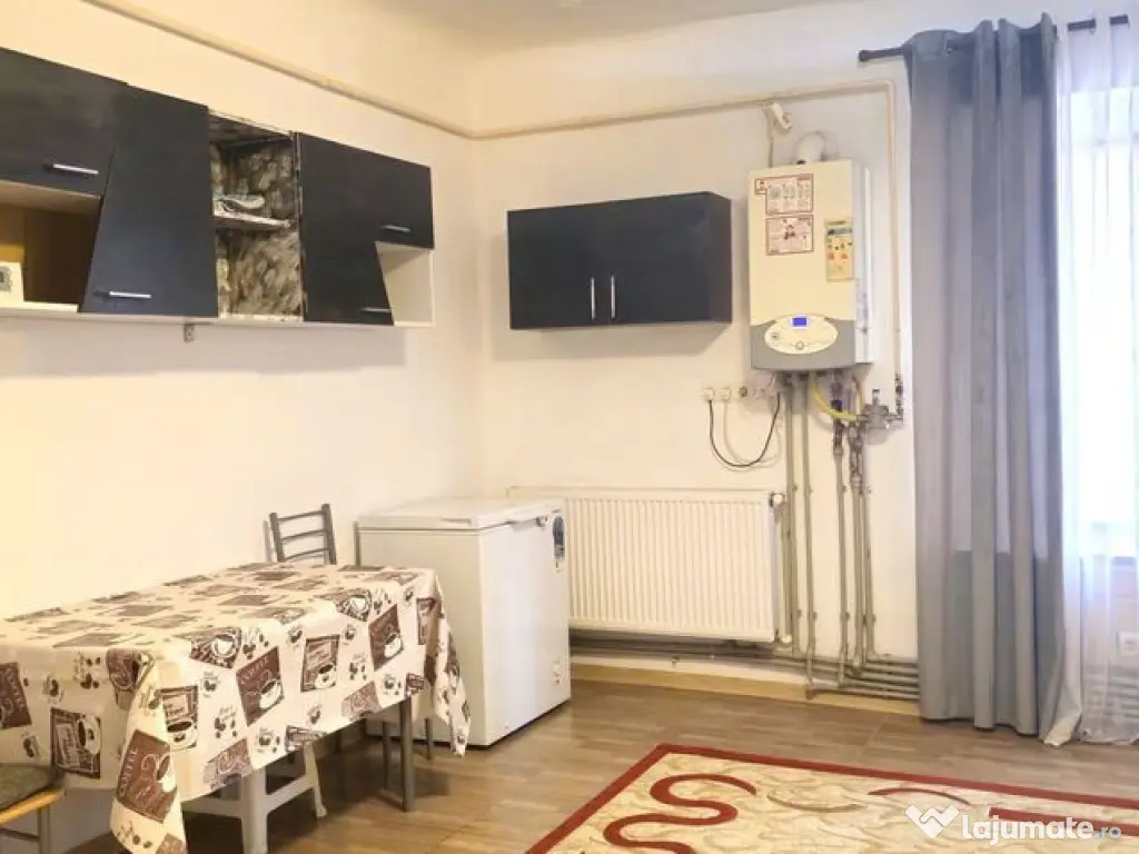 Apartament cu 2 camere la casa, 70 mp - zona centrala 