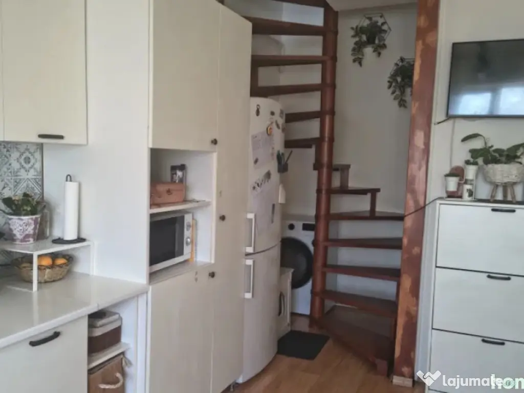 Apartament 3 camere, tip duplex - zona Noua 