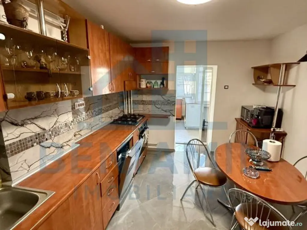 3 decomandate - 2 bai - etaj 1 - centrala proprie - McDon... 