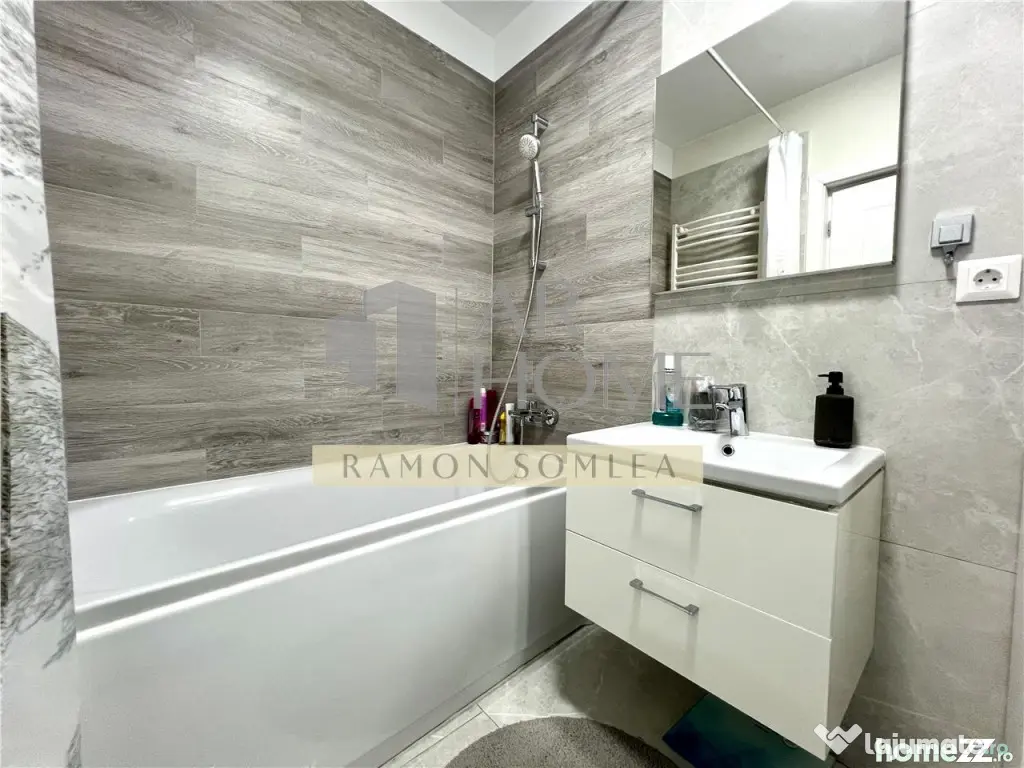 Apartament 3 camere, de lux, parcare privata, zona Vest, Plo