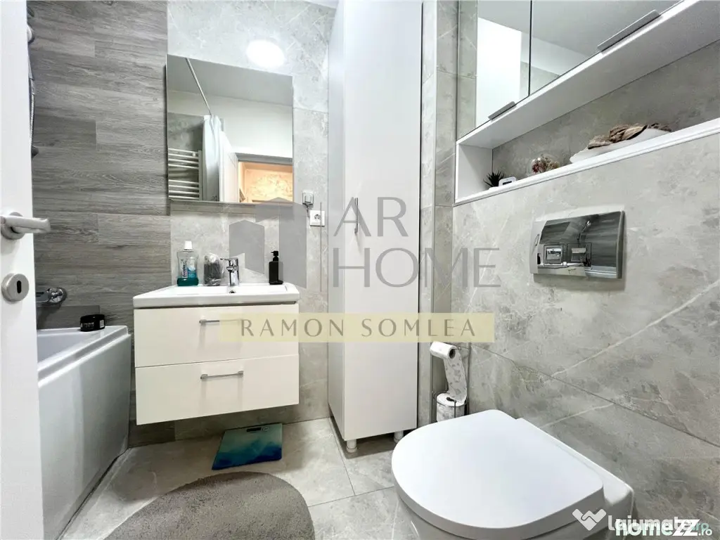 Apartament 3 camere, de lux, parcare privata, zona Vest, Plo