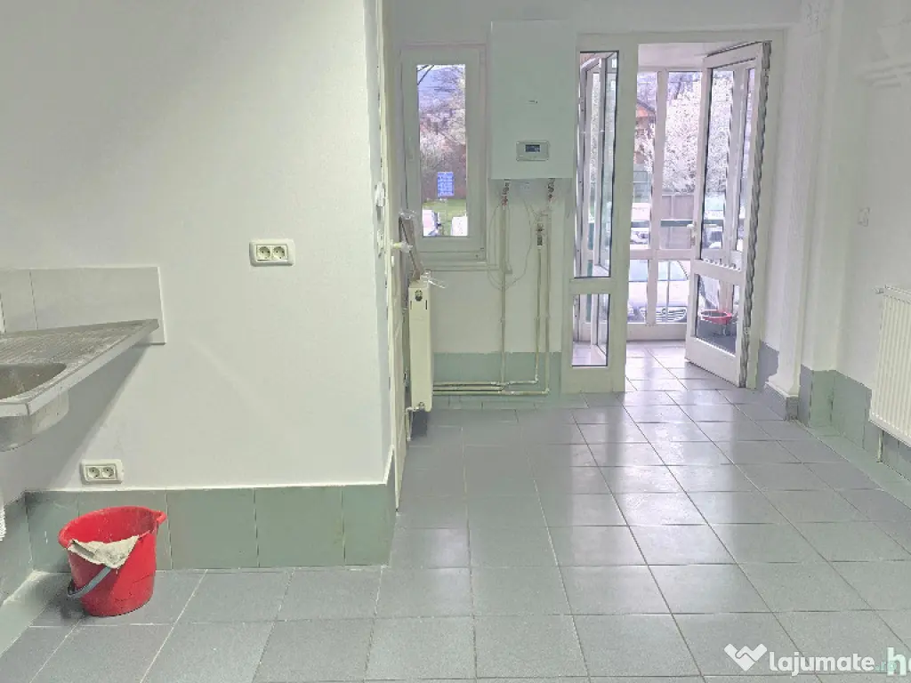 Inchiriez spatiu in Deva, zona Spitalul Judetean, suprafata utila 20 m 