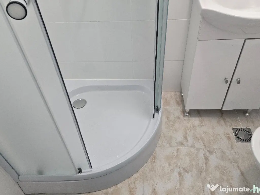 Inchiriez spatiu in Deva, zona Spitalul Judetean, suprafata utila 20 m 