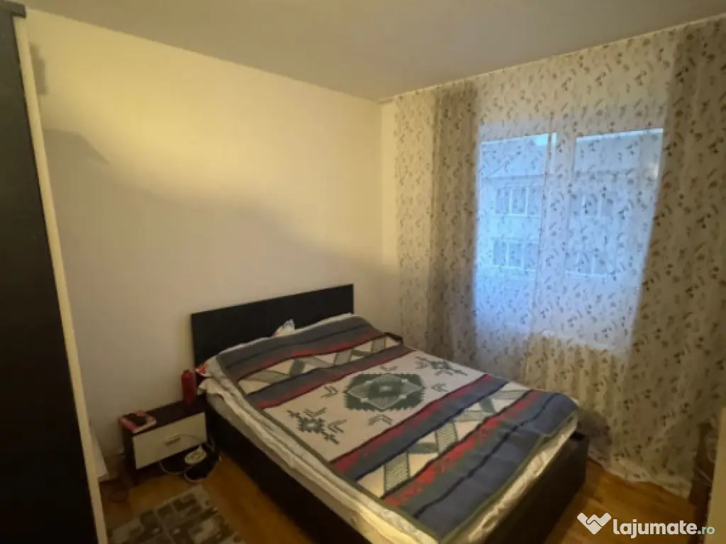 Apartament 3 camere, 56 mp, zona Centrala 