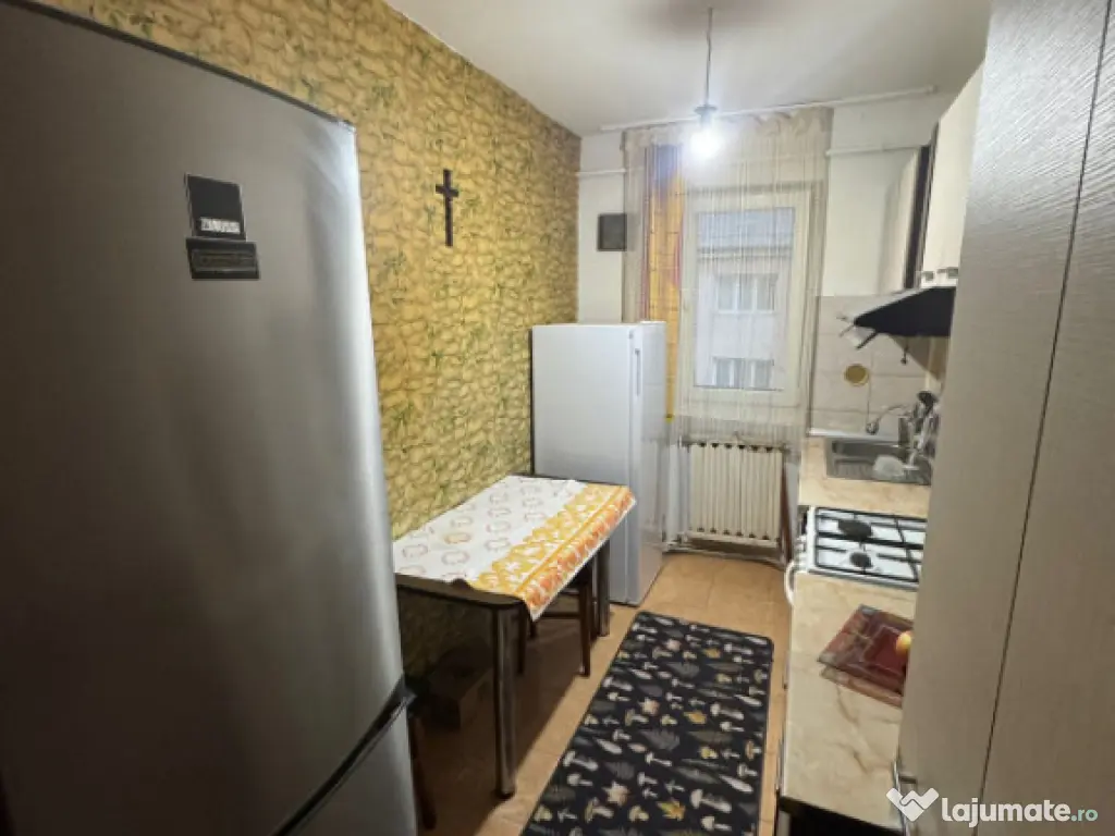 Apartament 3 camere, 56 mp, zona Centrala 