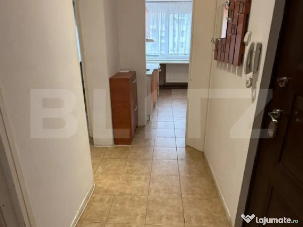 Apartament 3 camere, 60 mp, decomandat, zona strazii Eremia