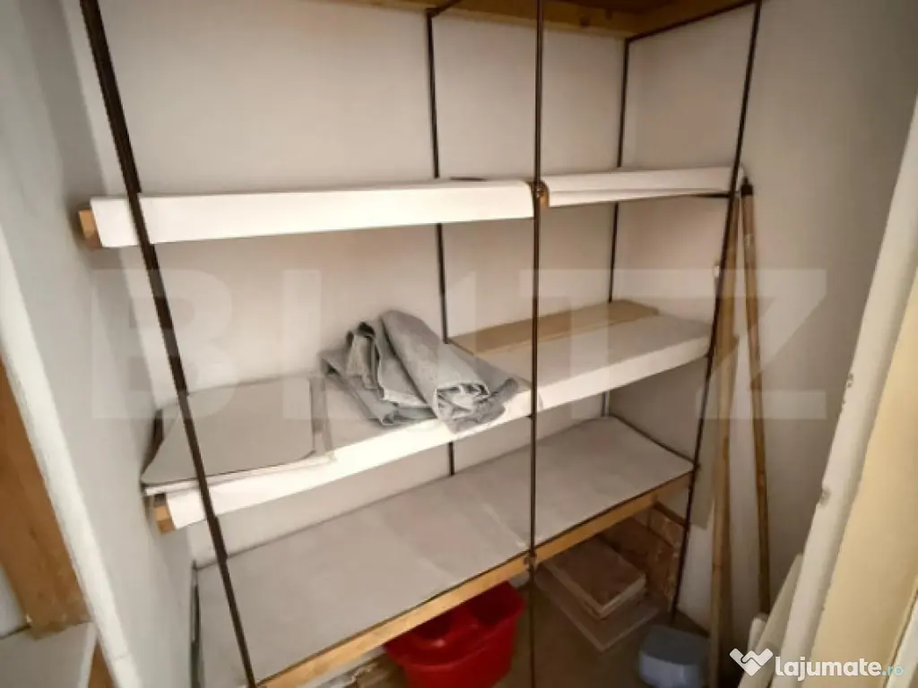 Apartament 3 camere, 60 mp, decomandat, zona strazii Eremia