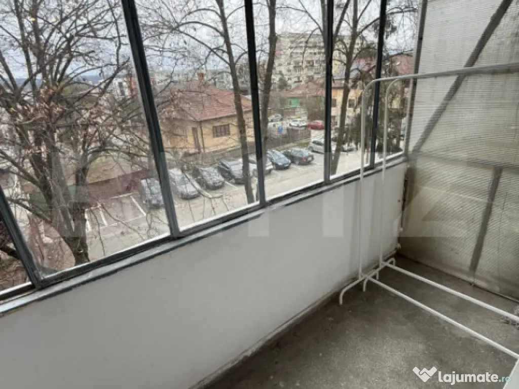 Apartament 3 camere, 60 mp, decomandat, zona strazii Eremia