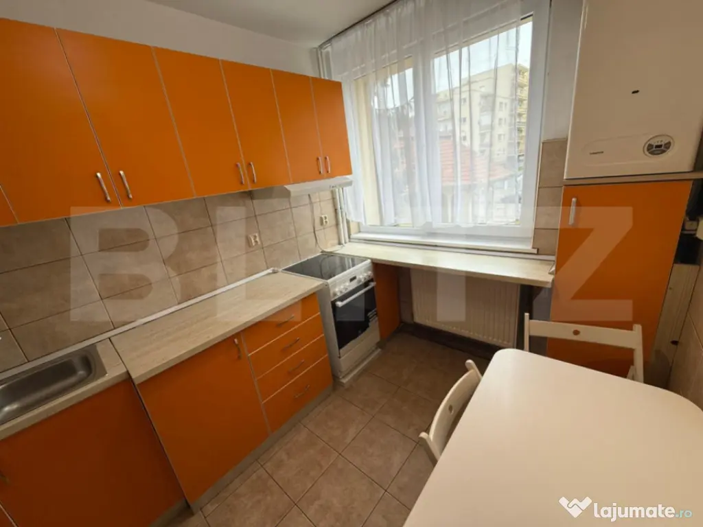 Apartament 3 camere, 60 mp, decomandat, zona strazii Eremia