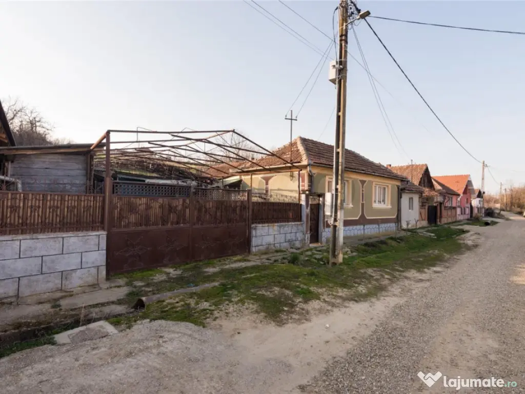 RECO Casa in Sarbi la 27km de Oradea cu dublu front stradal 