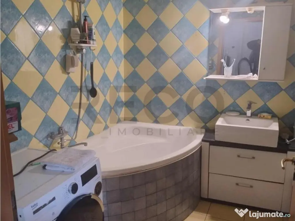 RECO Casa 4 camere, Central 