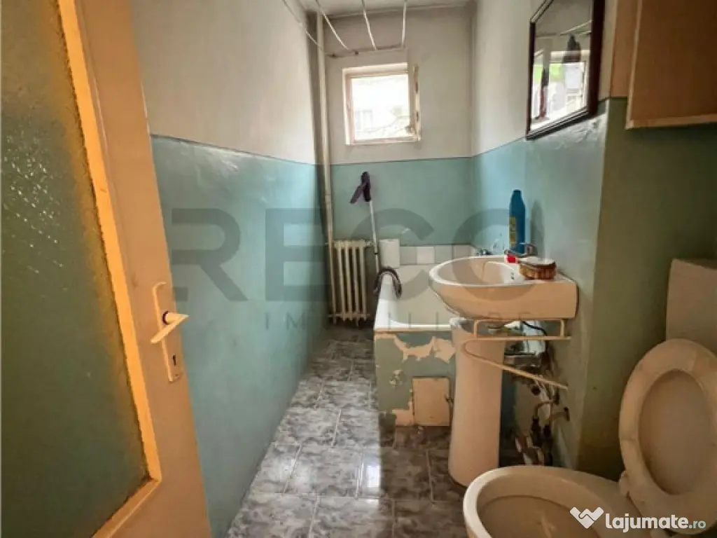 RECO Apartament 3 camere cu potential, etaj 2, Calea Aradulu 