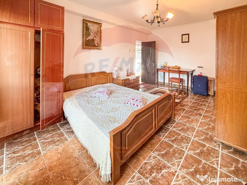 Clădire multifuncțională D+P+E+M situată în Constan?... 