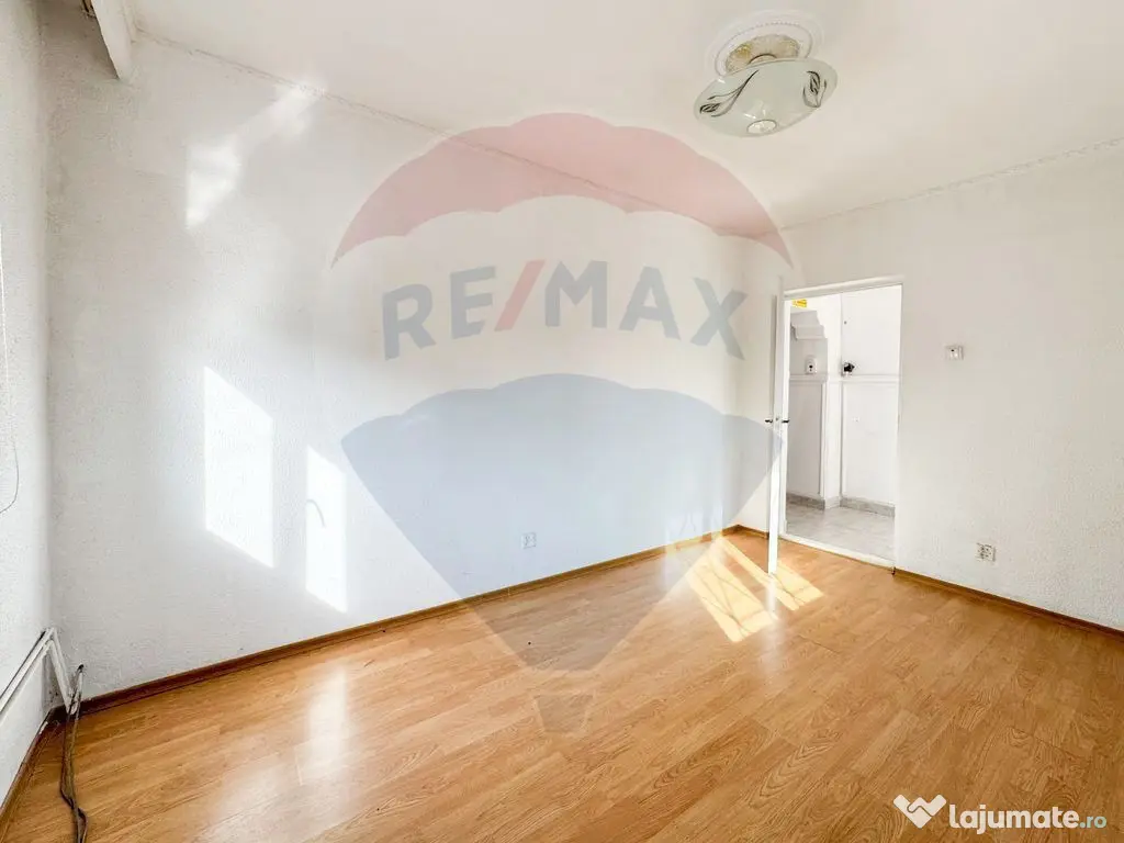 Clădire multifuncțională D+P+E+M situată în Constan?... 