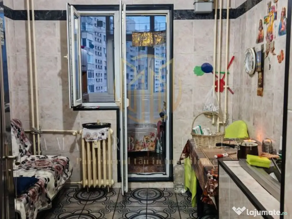 Teiul Doamnei Otesani 3 camere 72mp 1983 , 135000eur 