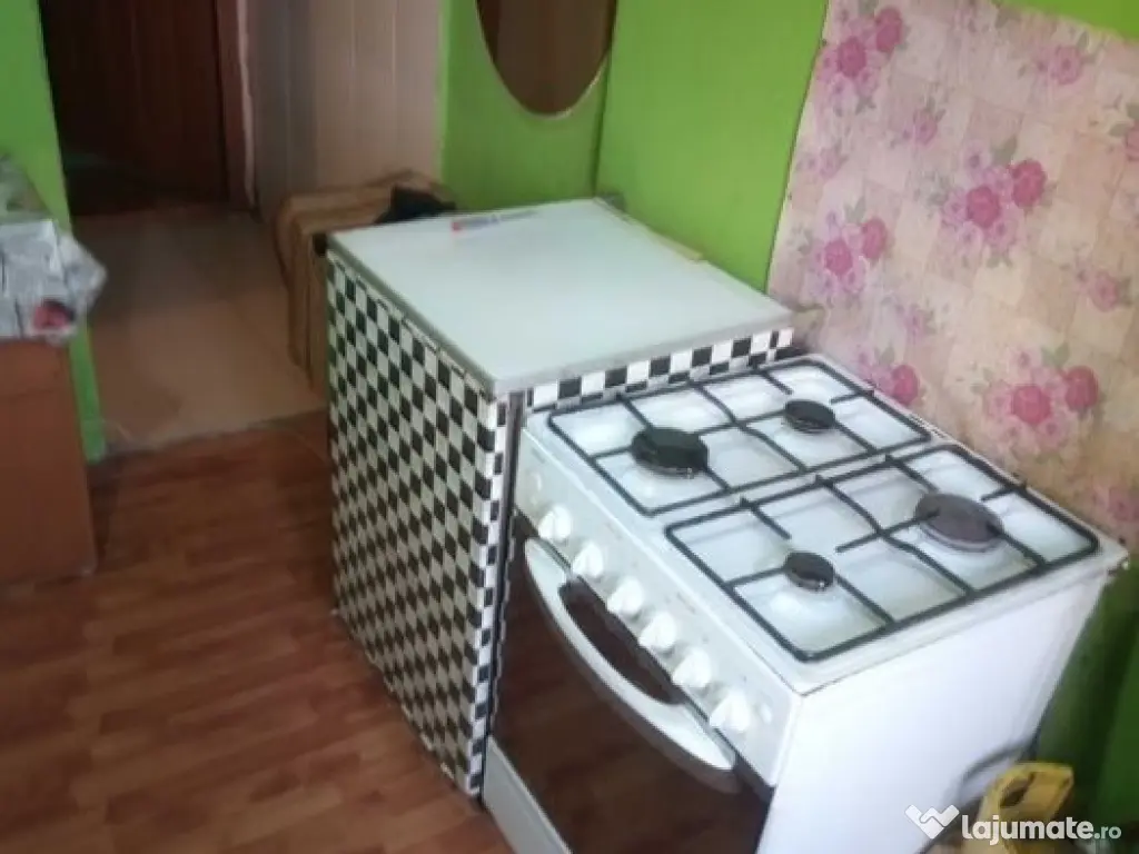 Garsoniera confort III baie proprie 12 mp 