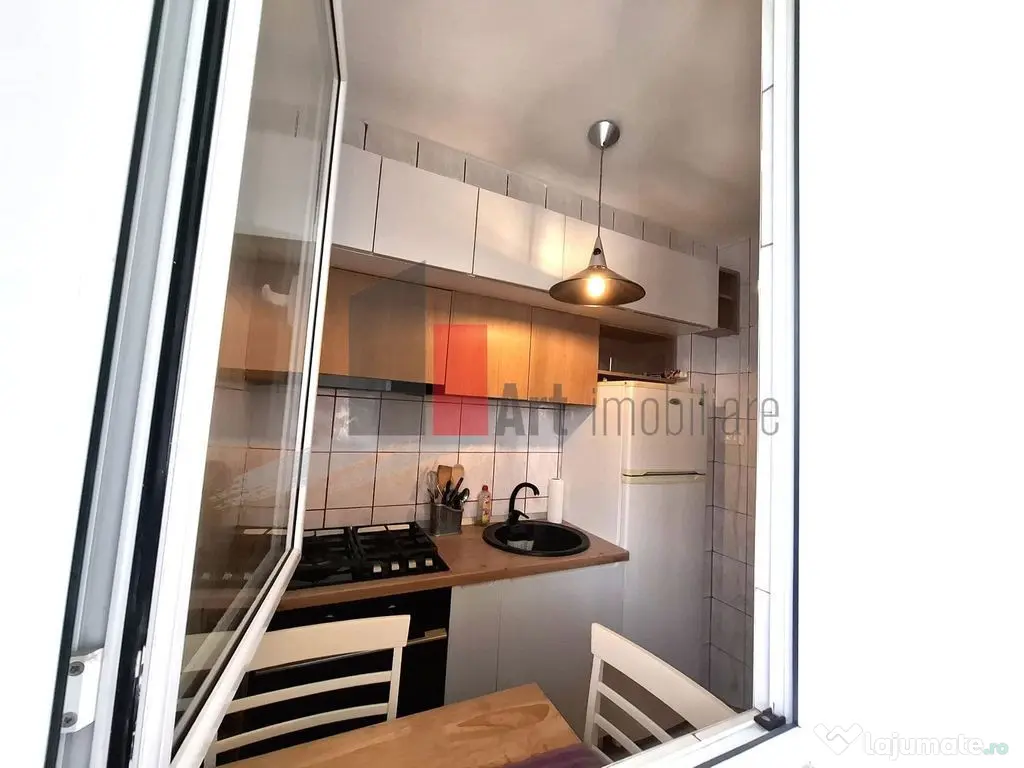 Gars. 31 mp, et 9/10, bloc reabilitat, instalații refăc... 