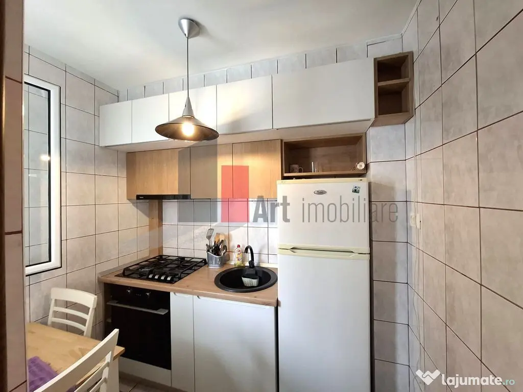 Gars. 31 mp, et 9/10, bloc reabilitat, instalații refăc... 