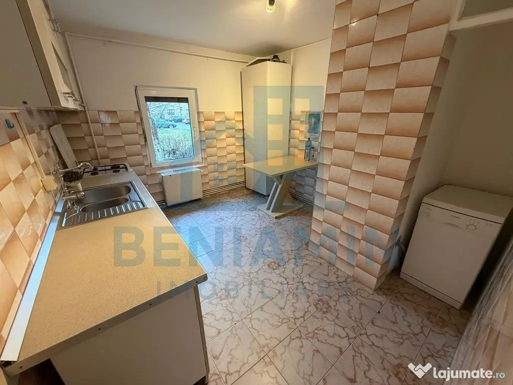 3 Decomandate-Parter-Loc parcare-2 bai-1990-Boxa-Florilor... 