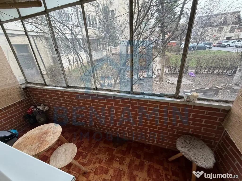 3 Decomandate-Parter-Loc parcare-2 bai-1990-Boxa-Florilor... 