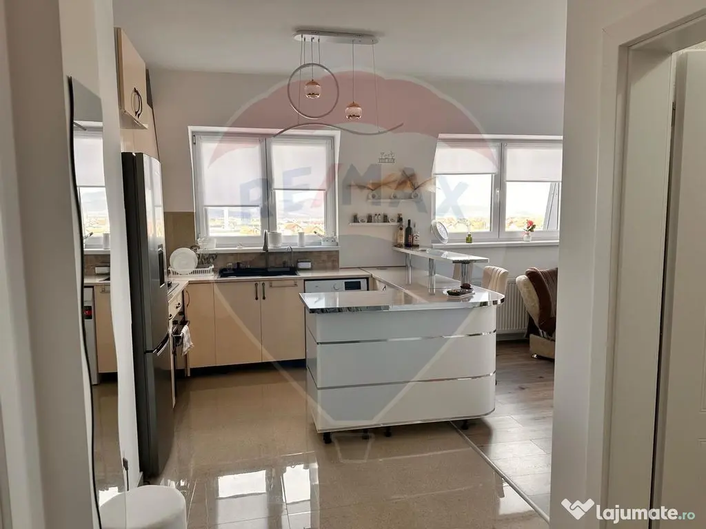 Penthouse panoramic de închiriat în Râșnov – liniș... 