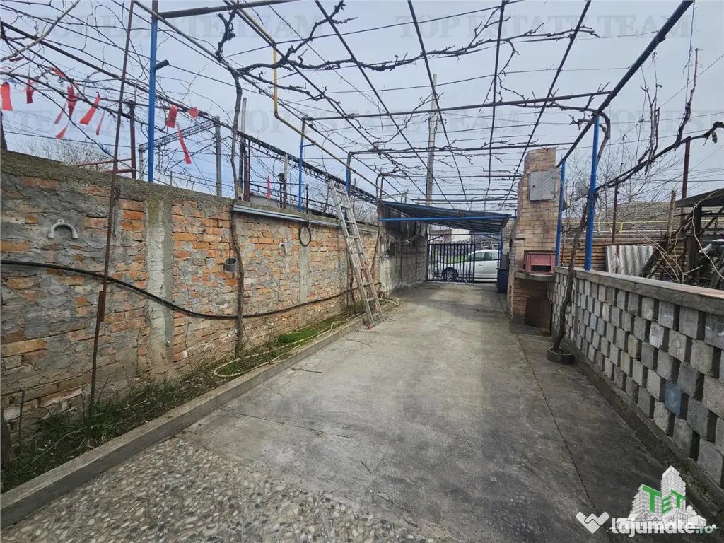 Casa 4 camere plus anexe zona gara Medgidia, Constanta 