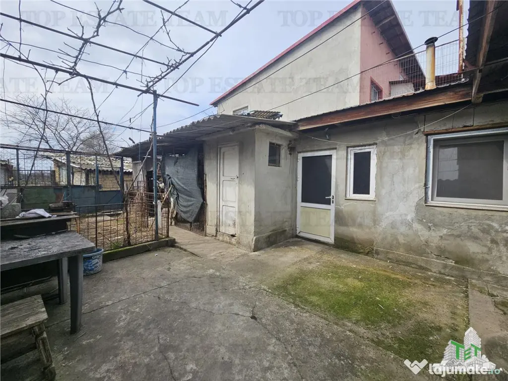 Casa 4 camere plus anexe zona gara Medgidia, Constanta 