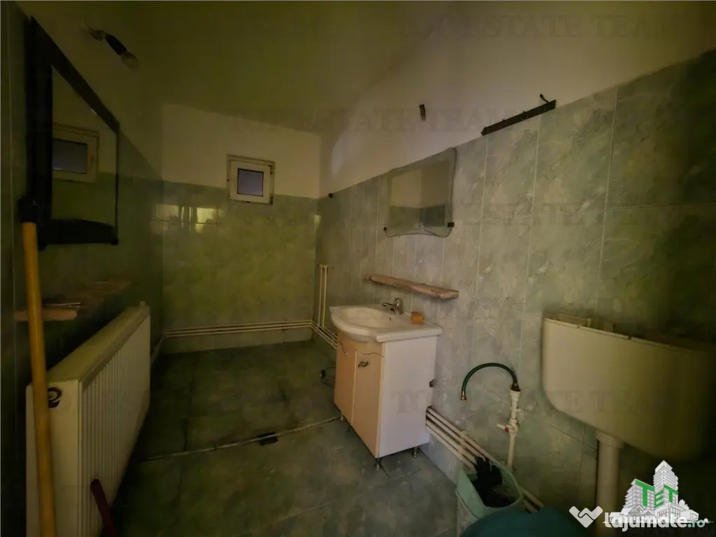 Casa 4 camere plus anexe zona gara Medgidia, Constanta 