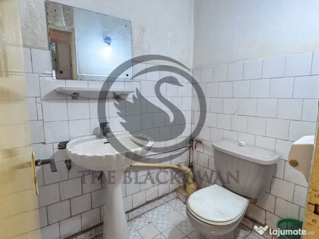 Apartament cu 4 camere de vanzare | Decomandat | Urlati |... 