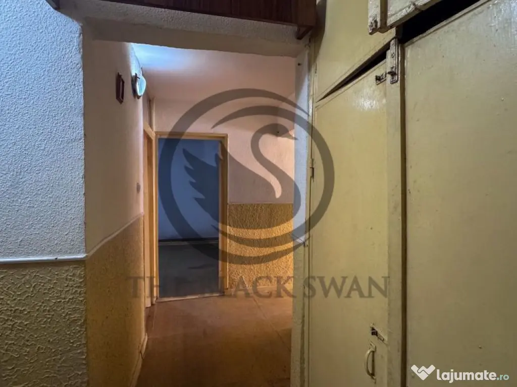 Apartament cu 4 camere de vanzare | Decomandat | Urlati |... 