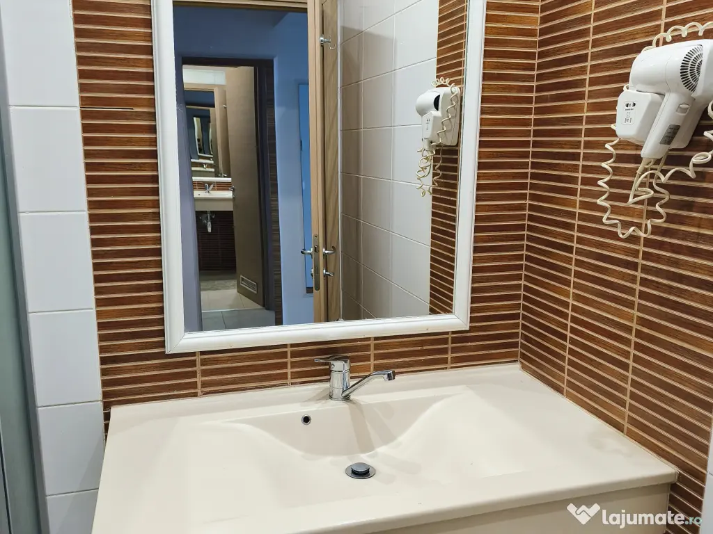 Ofer spre închiriere 2 camere 
