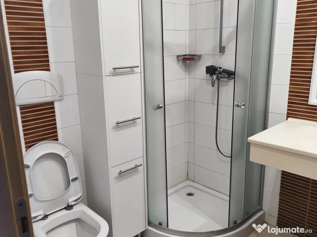 Ofer spre închiriere 2 camere 
