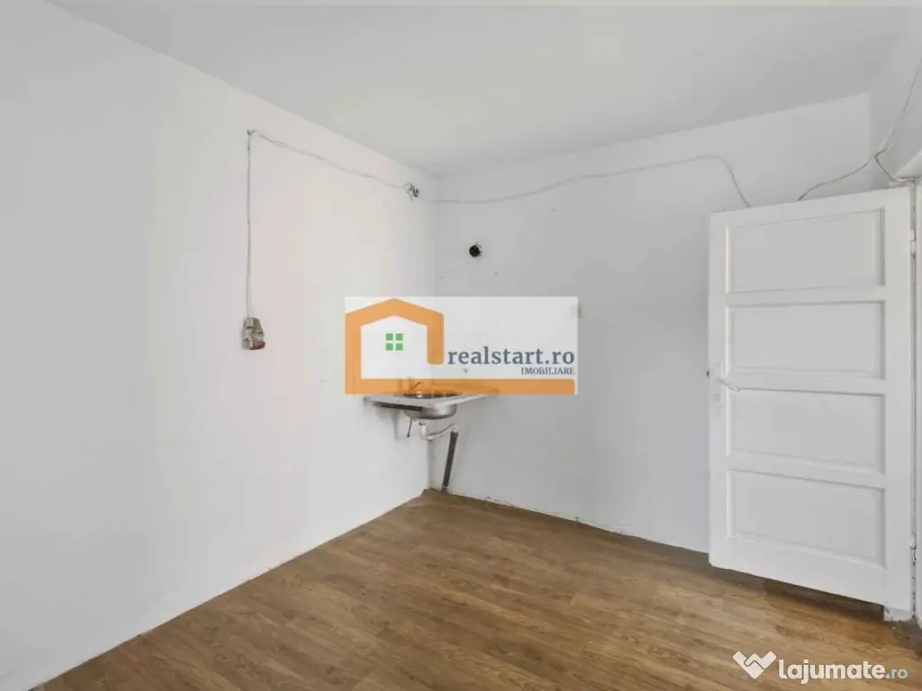 Codlea, Depozite si teren 1,7Ha, 5600mp cladiri, D 155ml ... 