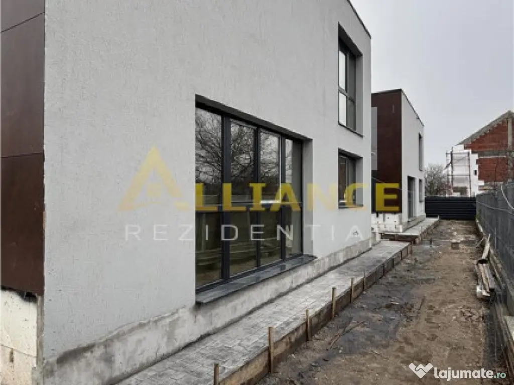 Vila 4 camere de || aproape de Mega Image || campus scolar 