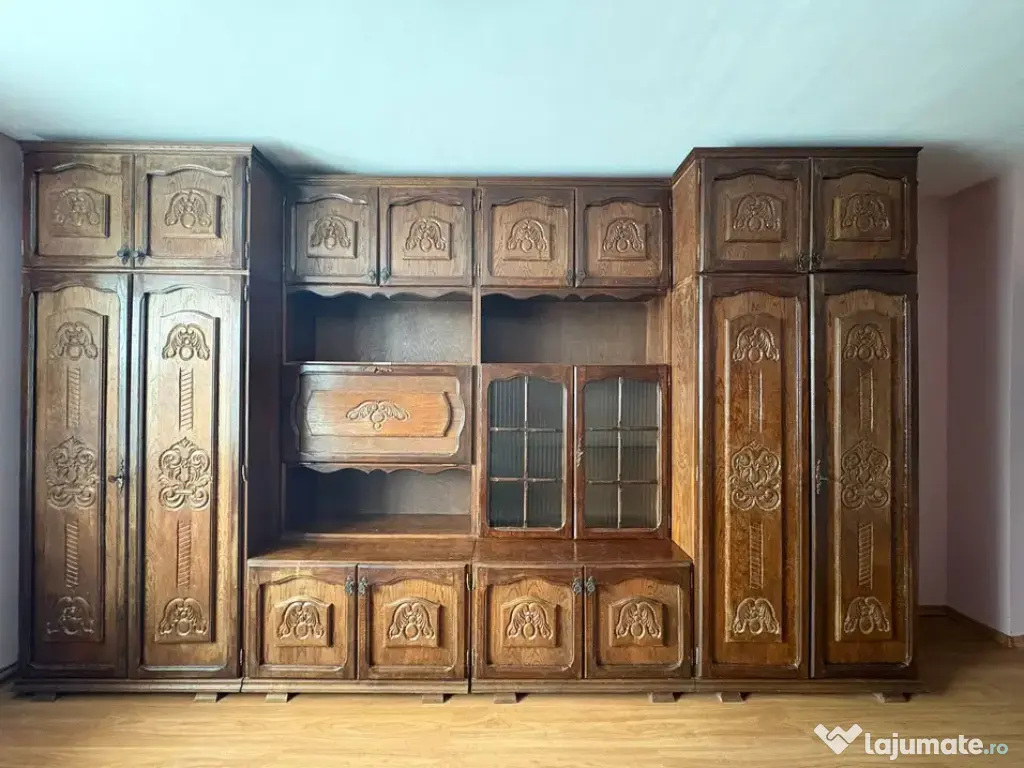 Mobila din lemn masiv 