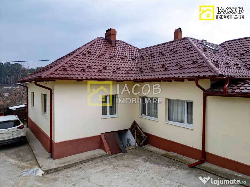 Casa, anexe, 3782 mp teren, 25000 mp padure, Comanesti, jud. 