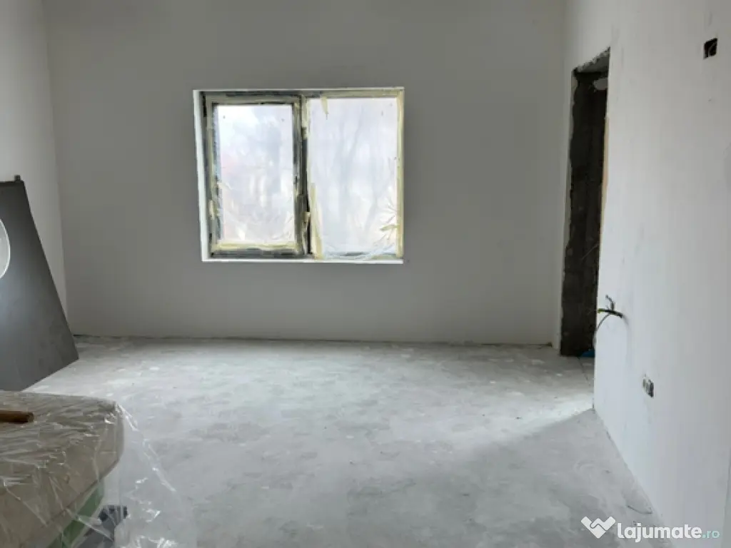 Cumpăna P+1+M 700mp casa