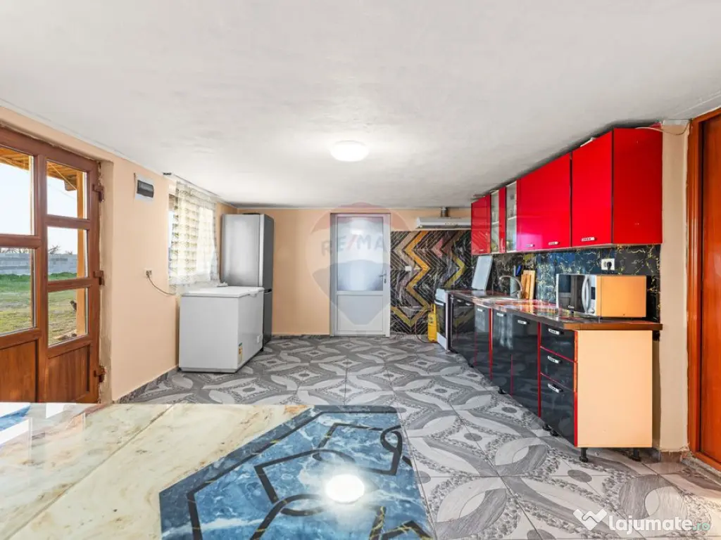 Casă cu 4 camere + anexa și teren 2056mp de vânzare Ir... 