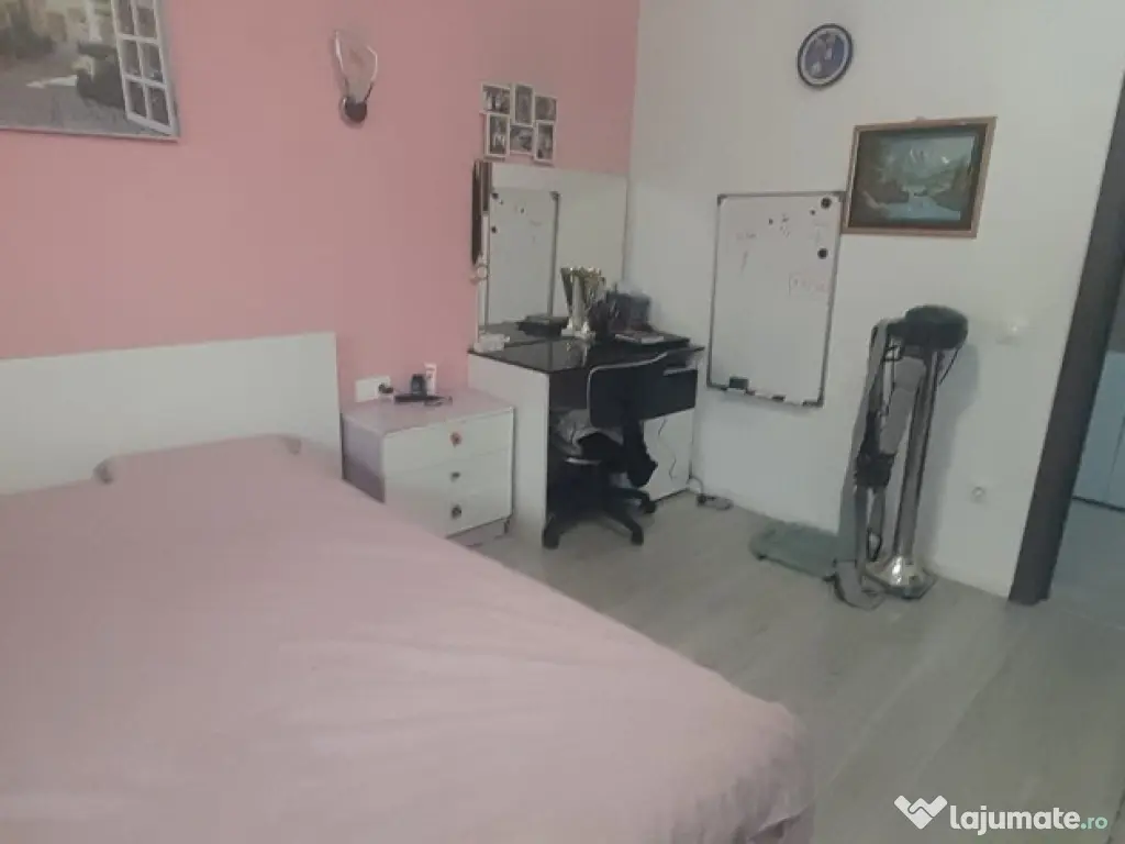 Victoriei , zona Marul de Aur, 4 camere, etaj 1 