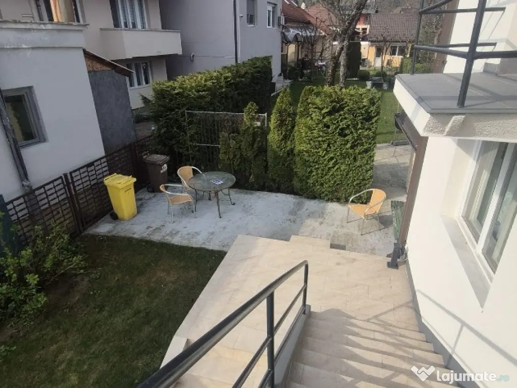 Hollosi Simon, parte duplex 